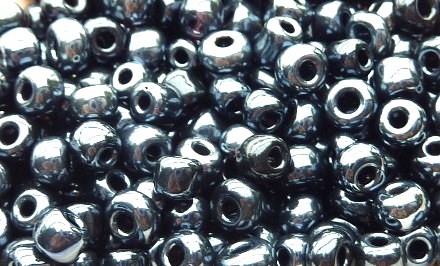 09 Perles de rocaille en verre noir grisé  4mm 1.89€ les 40g Noir Bleuté