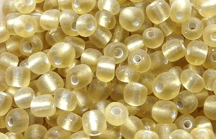 21 Perles de rocaille en verre 4mm 1.89€ les 40g Beige argenté