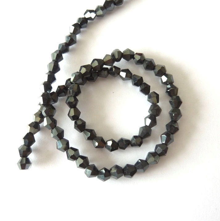  Perles en cristal toupies de 4 mm noir reflet sur fil de 30cm