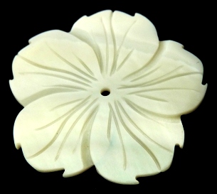 Coquillage sculpté en forme de fleur