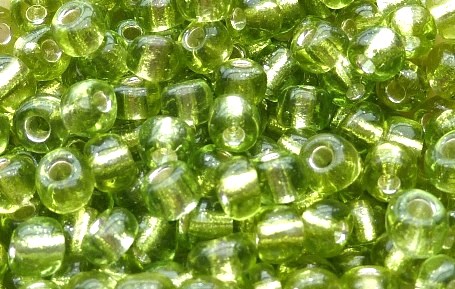 18 Perles de rocaille en verre 4mm 1.89€ les 40g Vert clair argenté