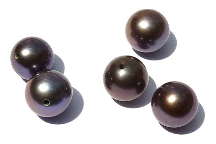Perle de culture provenance d’eau douce couleur violet bleuté 