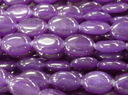 PG28 Fil de perle oval en Jade Teinté violet