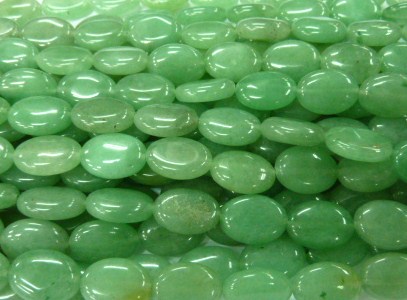 PG46 Fil de perle oval en Jade coloré vert d’eau