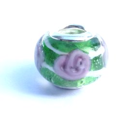 PVM34  Perle en Cristal  avec Oeillet Metal Vert et Blanc † Petites Fleurs de Rose